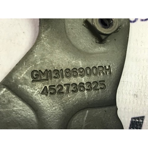 Кронштейн петлі капота правий Opel Corsa D 2006-2014 13186900